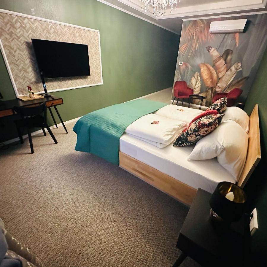 Hotel Residenz Luxury Apartments メッツィンゲン エクステリア 写真