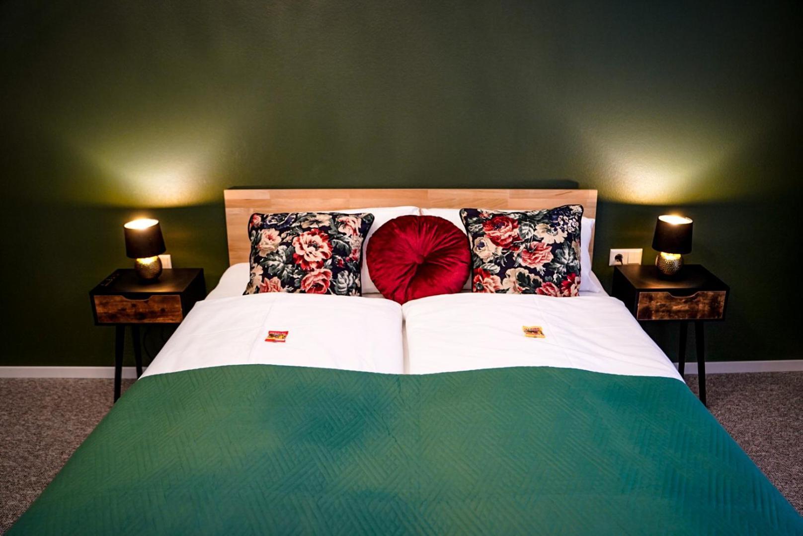 Hotel Residenz Luxury Apartments メッツィンゲン エクステリア 写真
