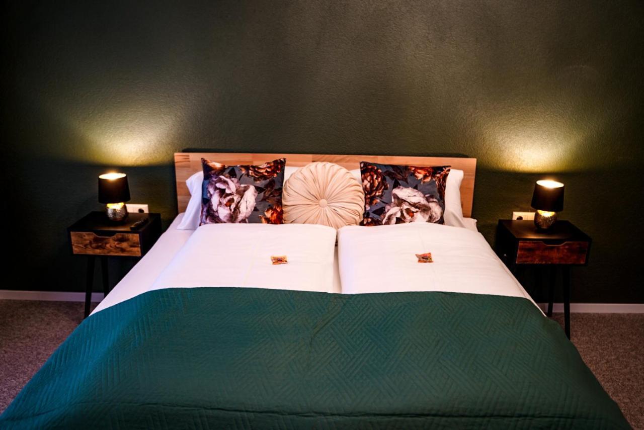 Hotel Residenz Luxury Apartments メッツィンゲン エクステリア 写真