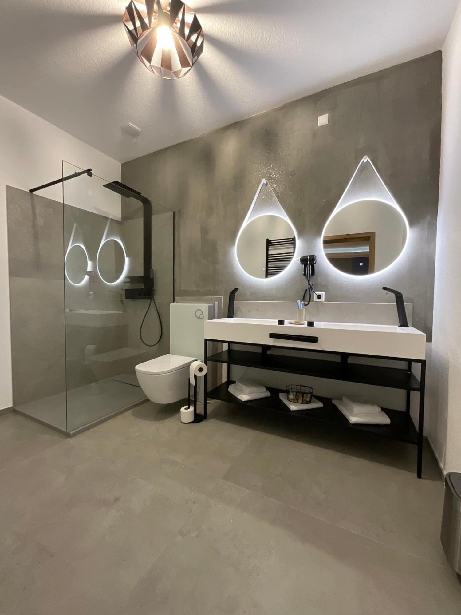 Hotel Residenz Luxury Apartments メッツィンゲン エクステリア 写真