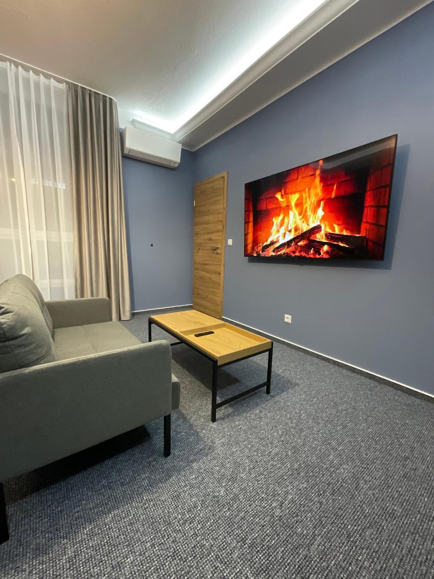 Hotel Residenz Luxury Apartments メッツィンゲン エクステリア 写真