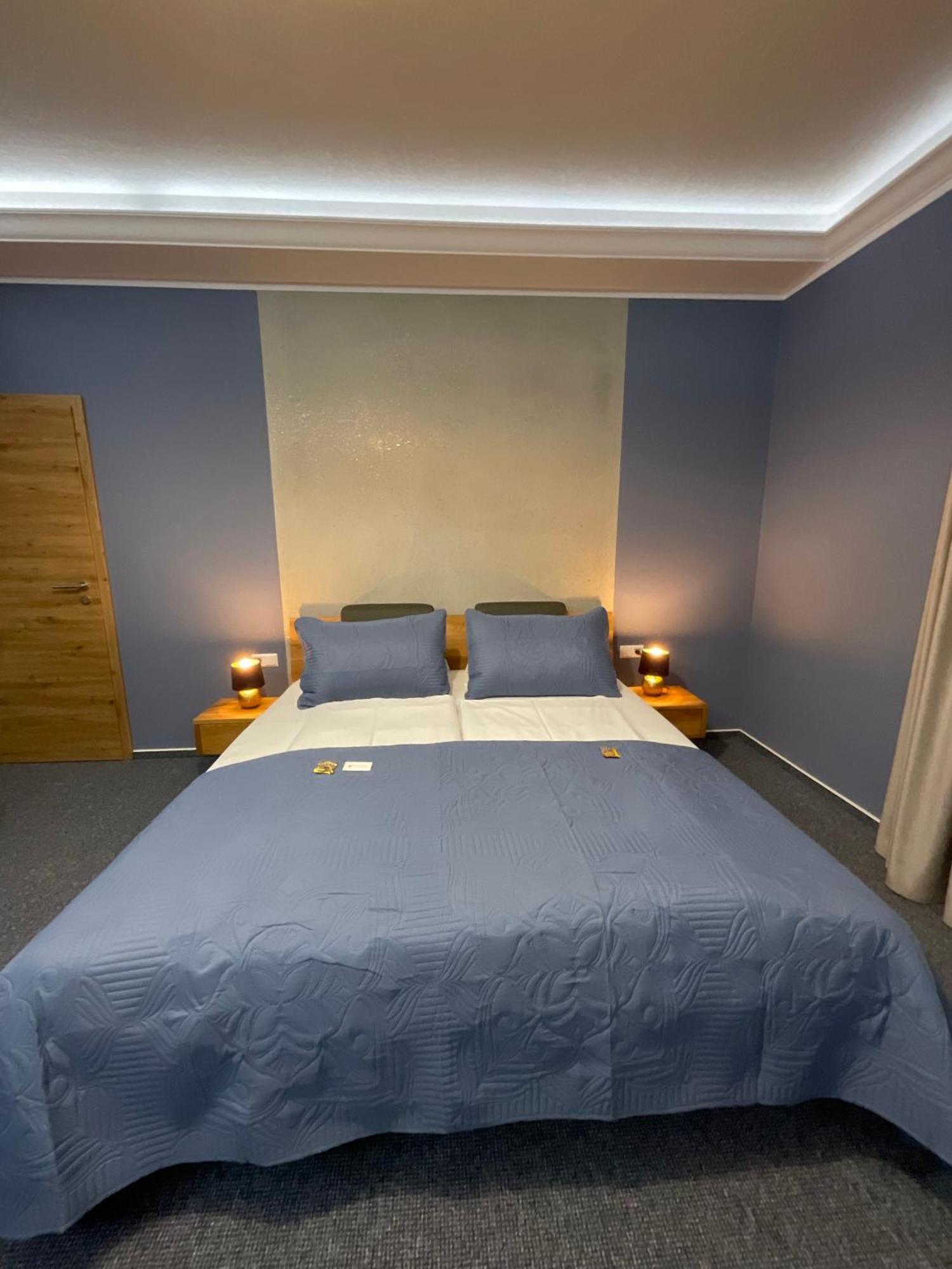 Hotel Residenz Luxury Apartments メッツィンゲン エクステリア 写真