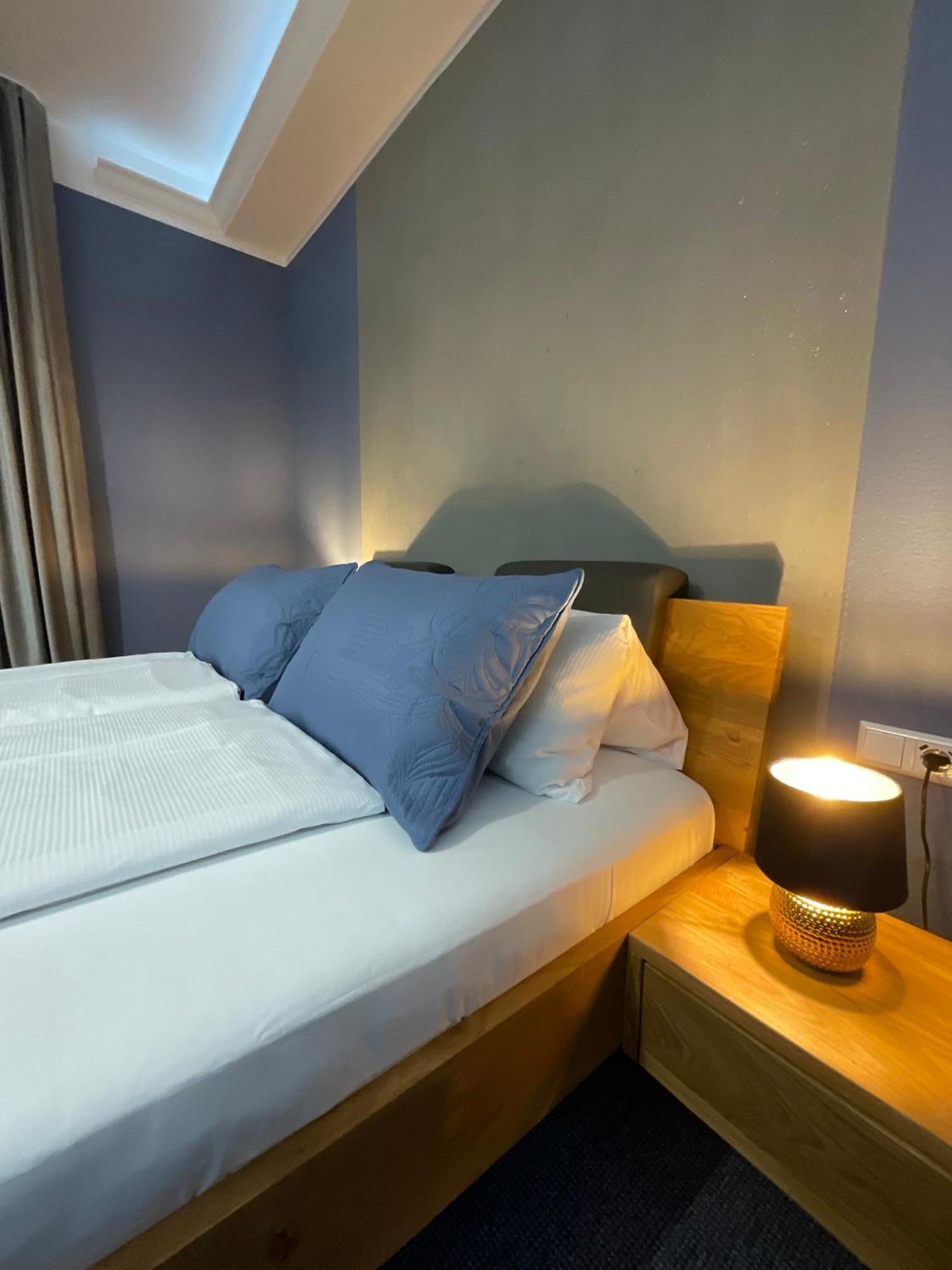 Hotel Residenz Luxury Apartments メッツィンゲン エクステリア 写真
