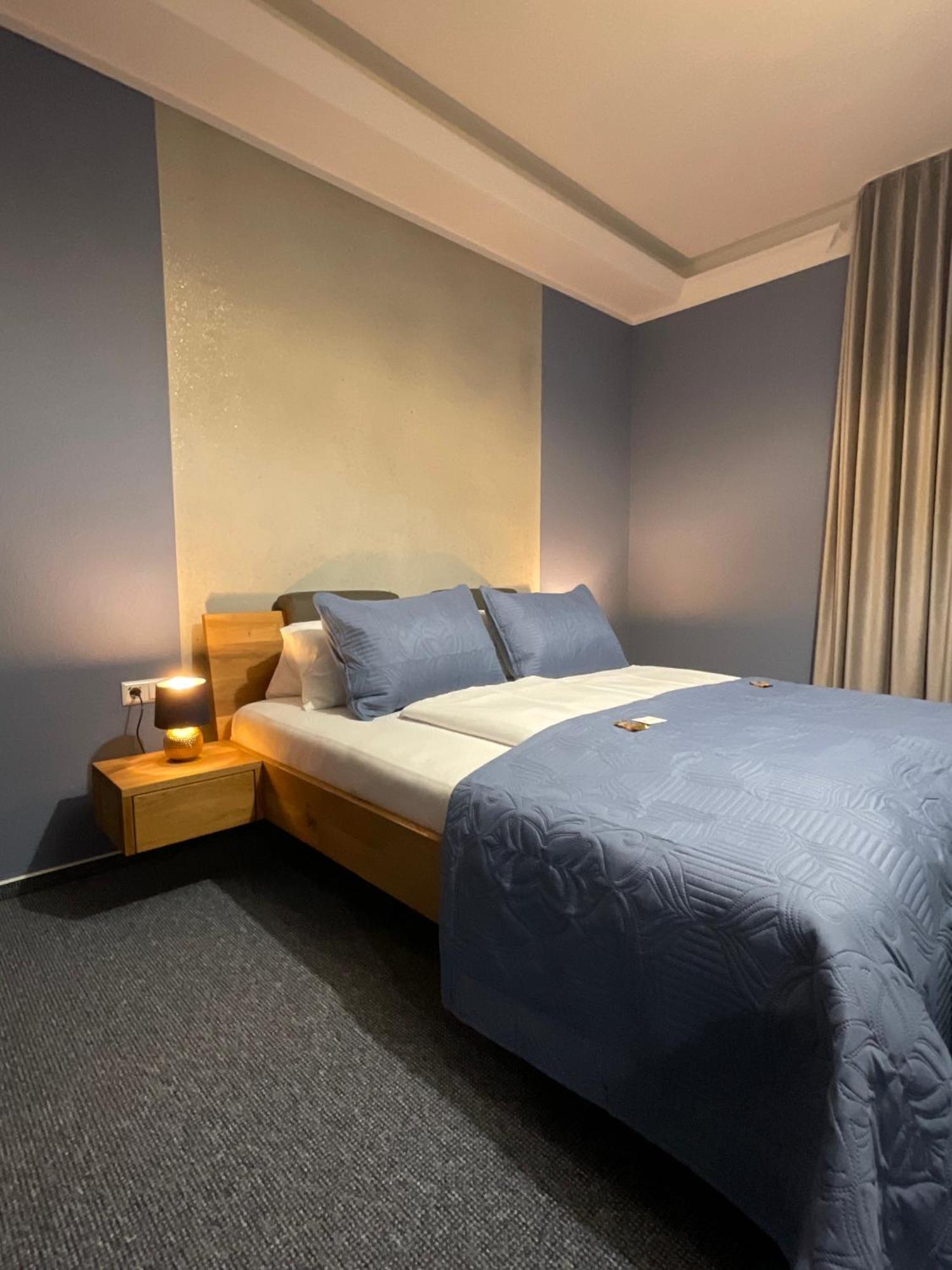 Hotel Residenz Luxury Apartments メッツィンゲン エクステリア 写真