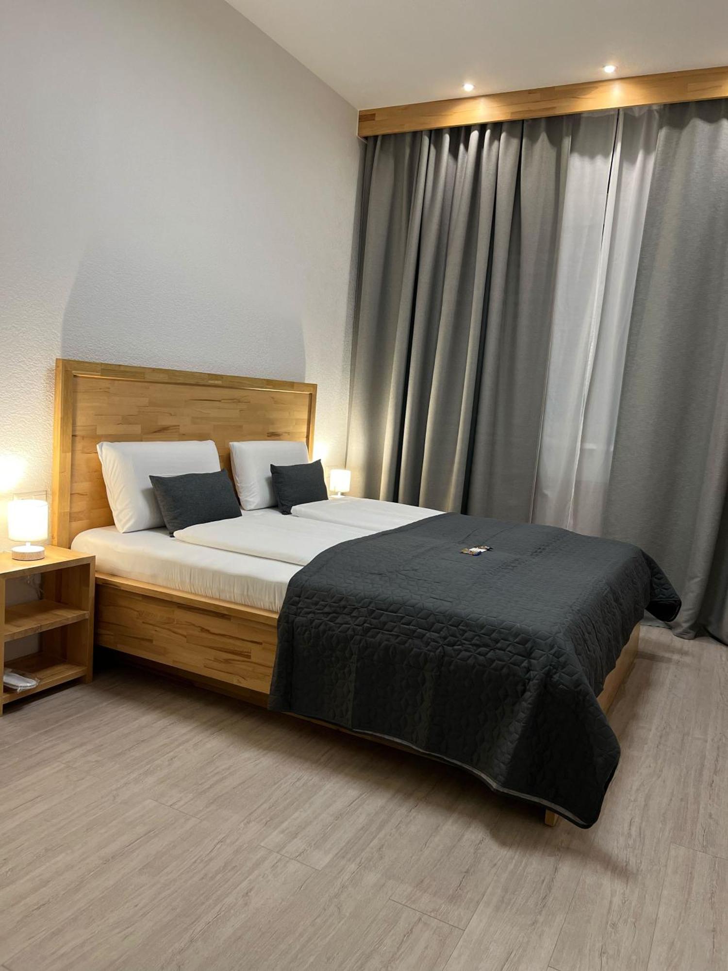 Hotel Residenz Luxury Apartments メッツィンゲン エクステリア 写真