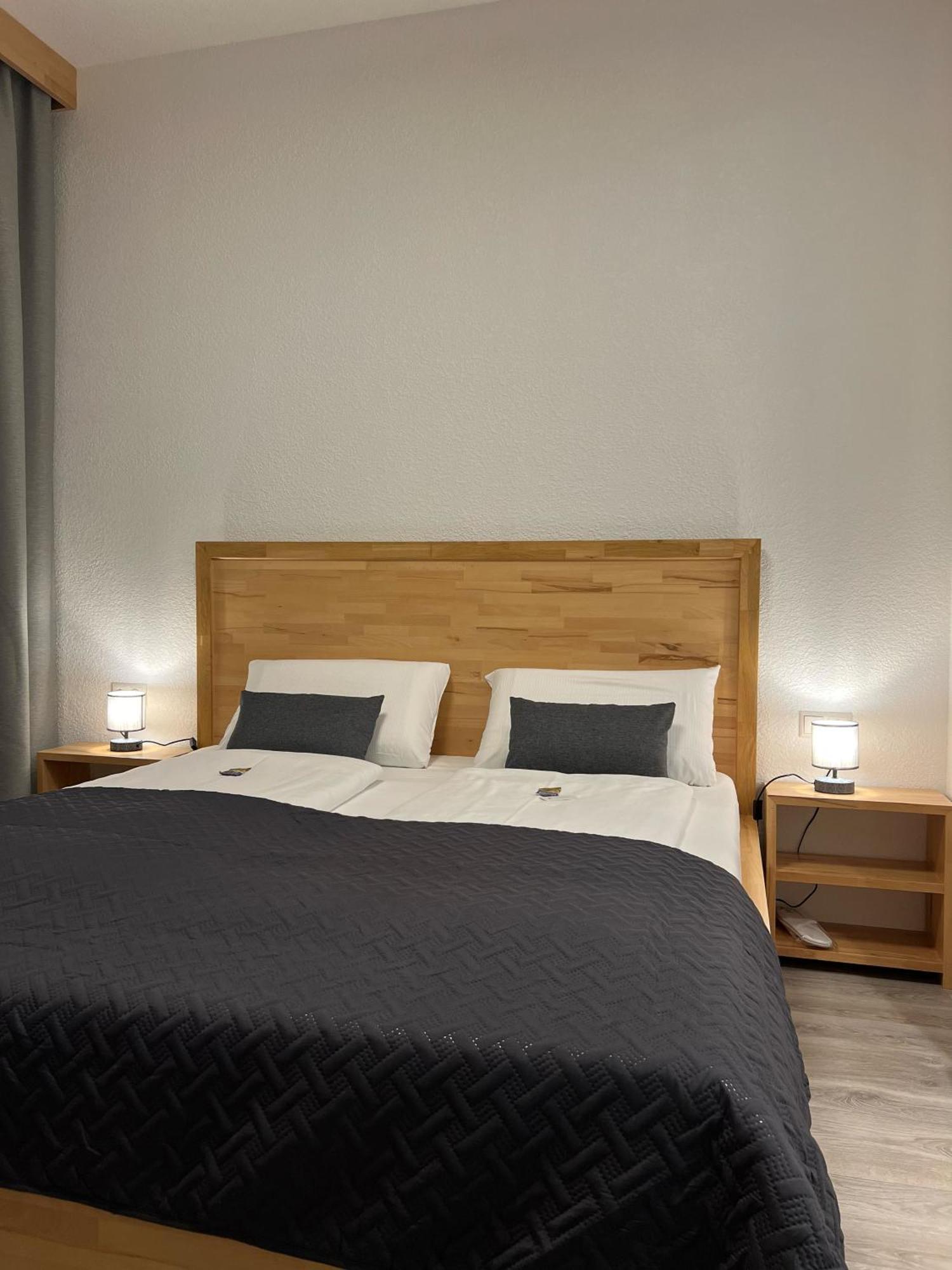Hotel Residenz Luxury Apartments メッツィンゲン エクステリア 写真