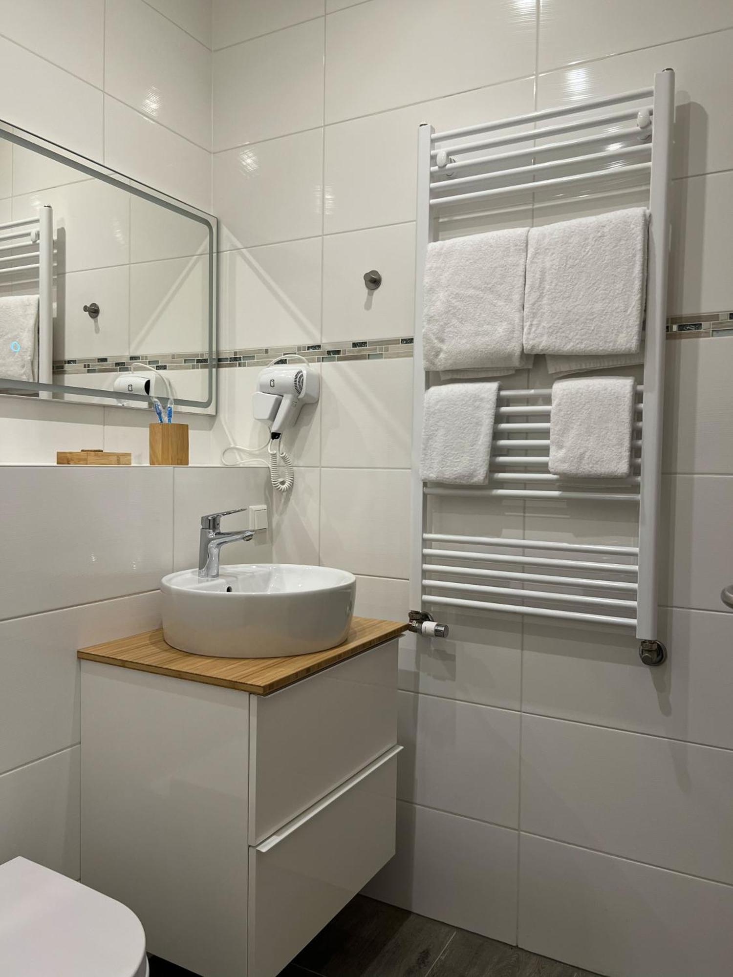 Hotel Residenz Luxury Apartments メッツィンゲン エクステリア 写真