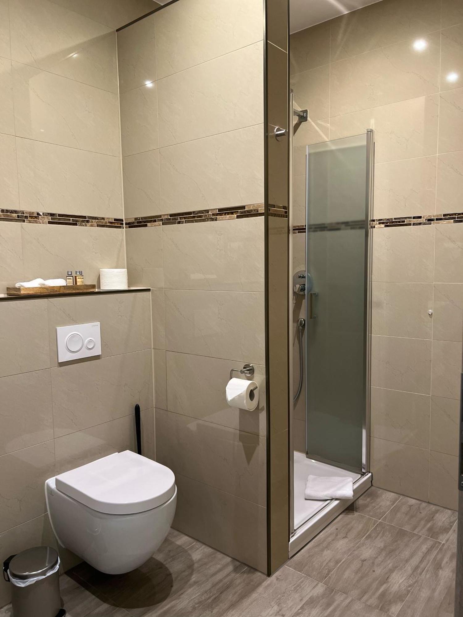 Hotel Residenz Luxury Apartments メッツィンゲン エクステリア 写真